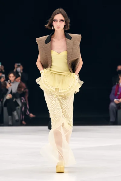 Look 30